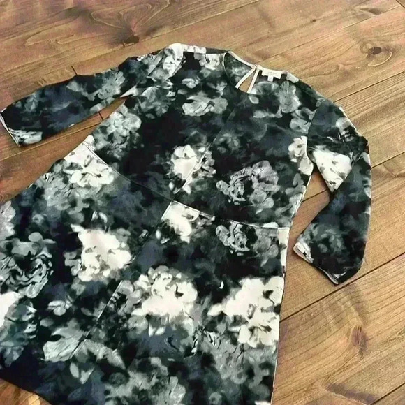 Aritzia Wilfred Abstract Floral Shift Dress Brand New Never Worn Size XS - Picture 3 of 4